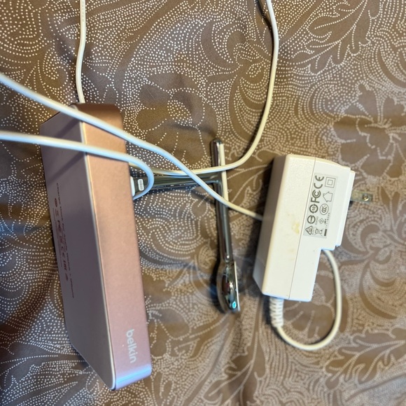 Duo charger for iPhone and Apple Watch - Picture 4 of 4